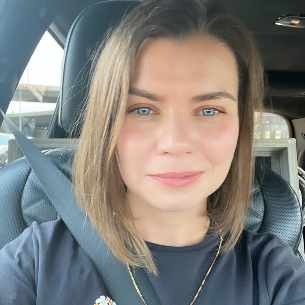 Meet your Posher, Elena